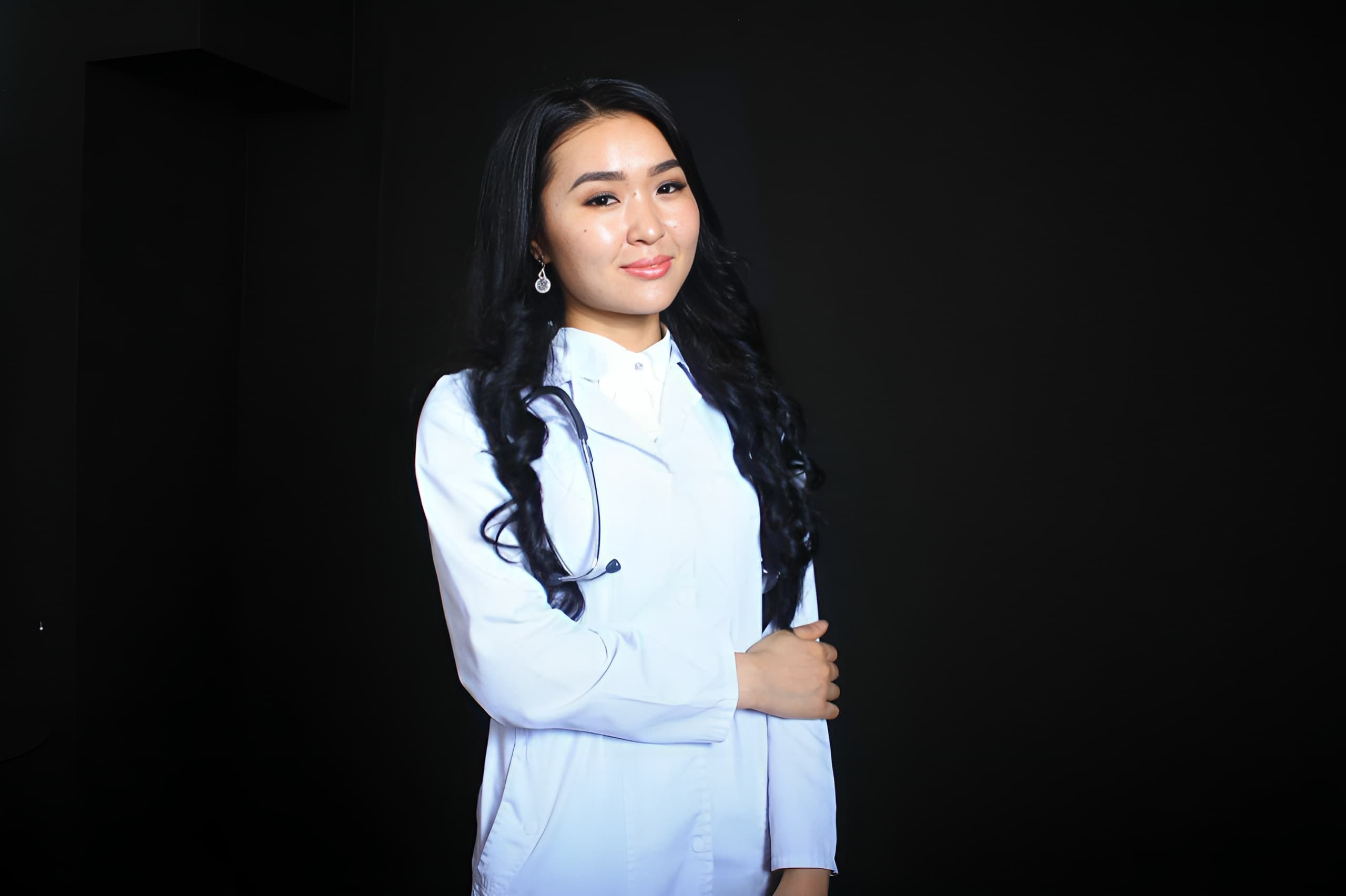 Dr. Altynai Zhumbekova